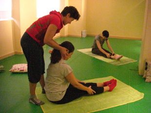Dipawaly Centro de Yoga y Pilates mujer en terapia de yoga